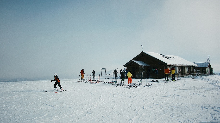 7 Best Ski Destinations for Family Trip in This Winter